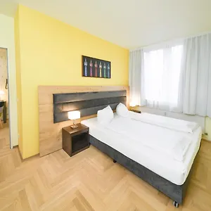 Amc Bundesallee Apartment