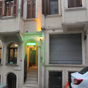 شقة فندقية Full House Boutique ***