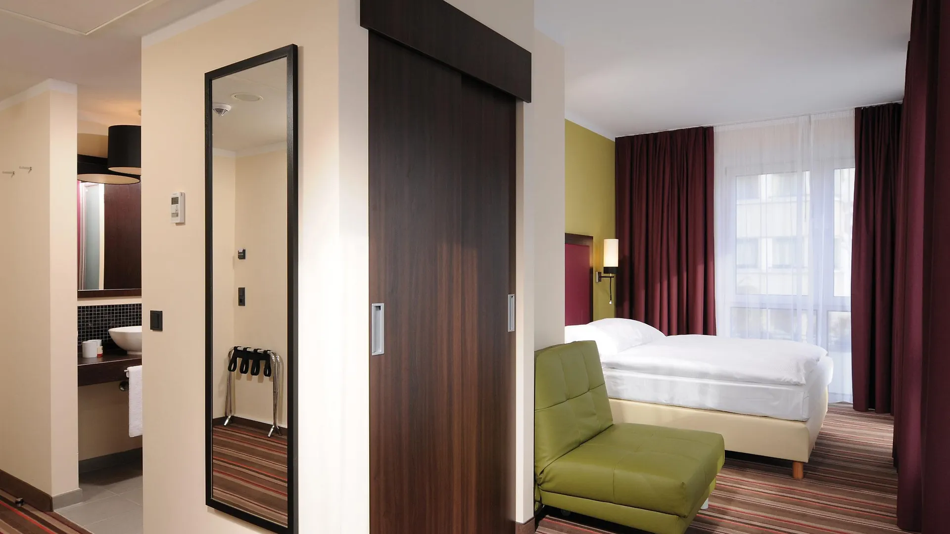 Leonardo Hotel Berlin 3*,